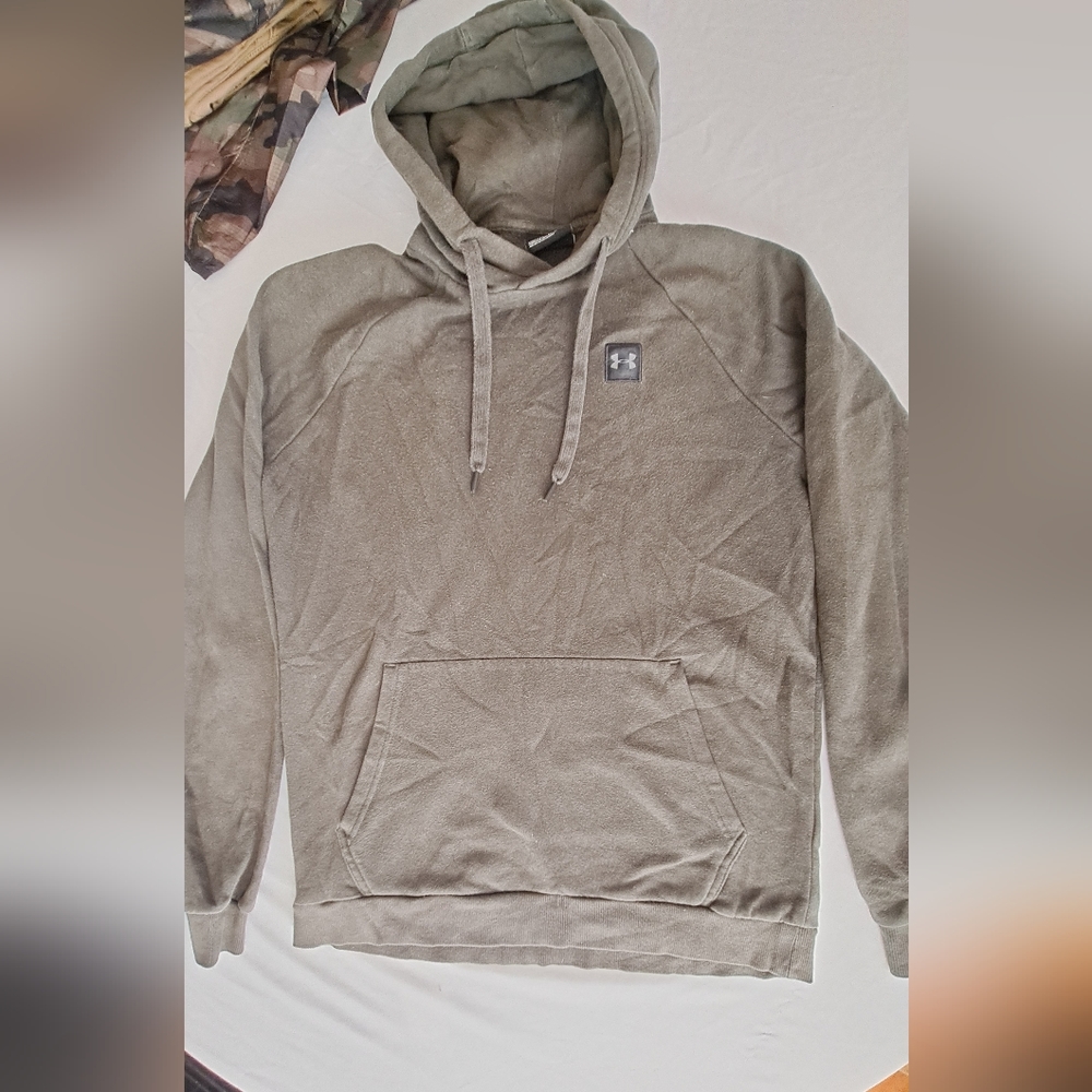 Under Armour pull over hoodie